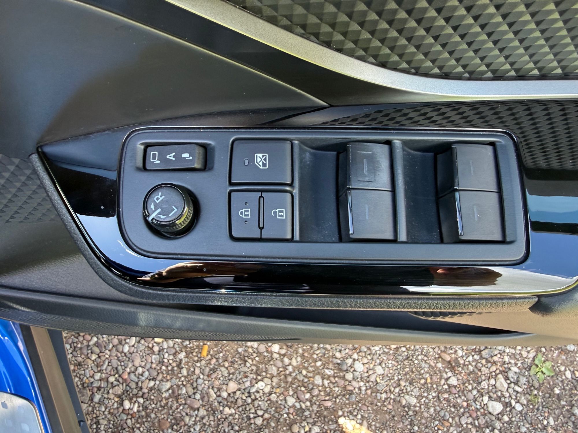 USED 2022 22 TOYOTA C-HR 1.8 VVT-h GPF Design SUV 5dr Petrol Hybrid CVT Euro 6 (s/s) (122 ps) 