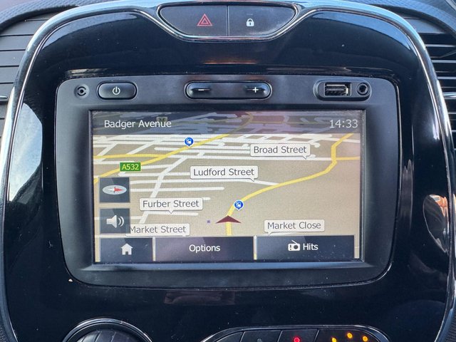 View our RENAULT CAPTUR