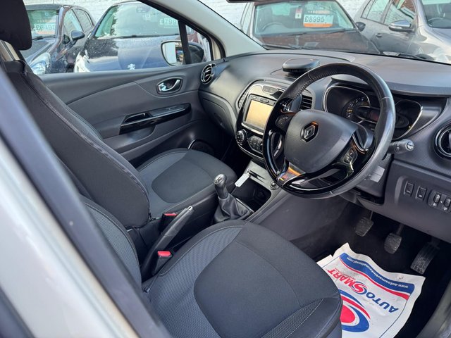 View our RENAULT CAPTUR