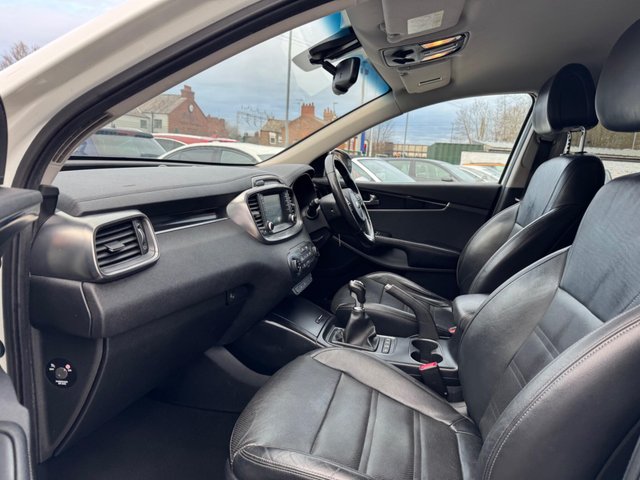 View our KIA SORENTO