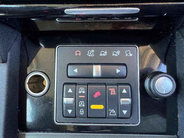 View our LAND ROVER DISCOVERY 4