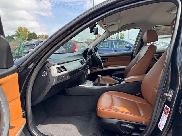 View our BMW 3 SERIES
