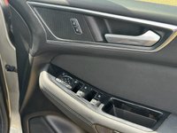 USED 2017 17 FORD S-MAX 2.0 TDCi Titanium MPV 5dr Diesel Manual Euro 6 (s/s) (150 ps) Panoramic fixed glass roof, Nav, parking sensors with parking assistance