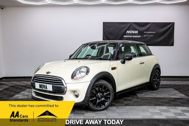 View our MINI Hatch 1.5 Cooper Hatchback 3dr Petrol Manual Euro 6 (s/s) (136 ps)