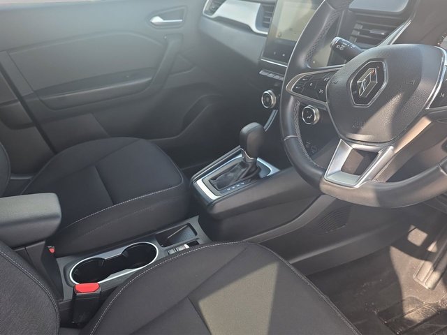 View our RENAULT CAPTUR