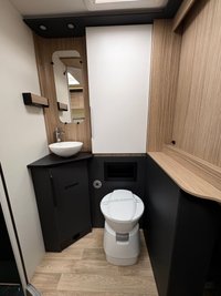 USED 2025 25 PILOTE EVIDENCE 690 - 4 Belt - 4 Berth - Electric Drop Down Bed - End Washroom 