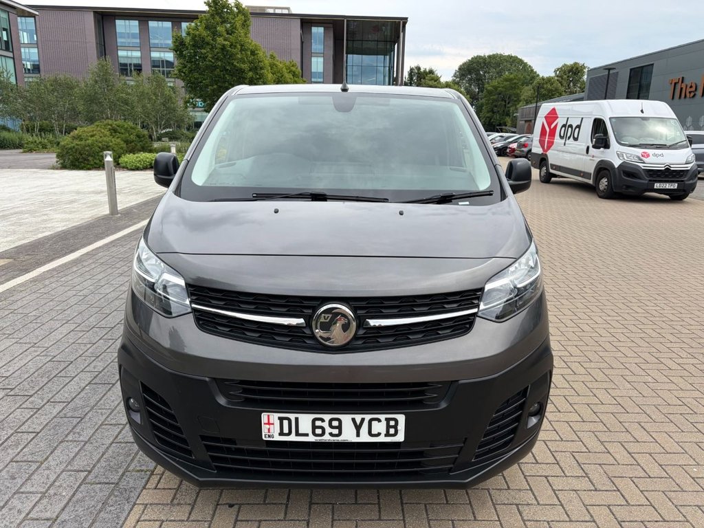 USED 2020 69 VAUXHALL VIVARO 3100 DYNAMIC 2.0TurboD EU6 S/S L2 H1 120ps *TWIN SLD*AIRCON*SENSORS*E/PACK*AUTO LIGHTS AND WIPERS* EU6-A/C-SENSORS-E/P-L2-6 DOORS