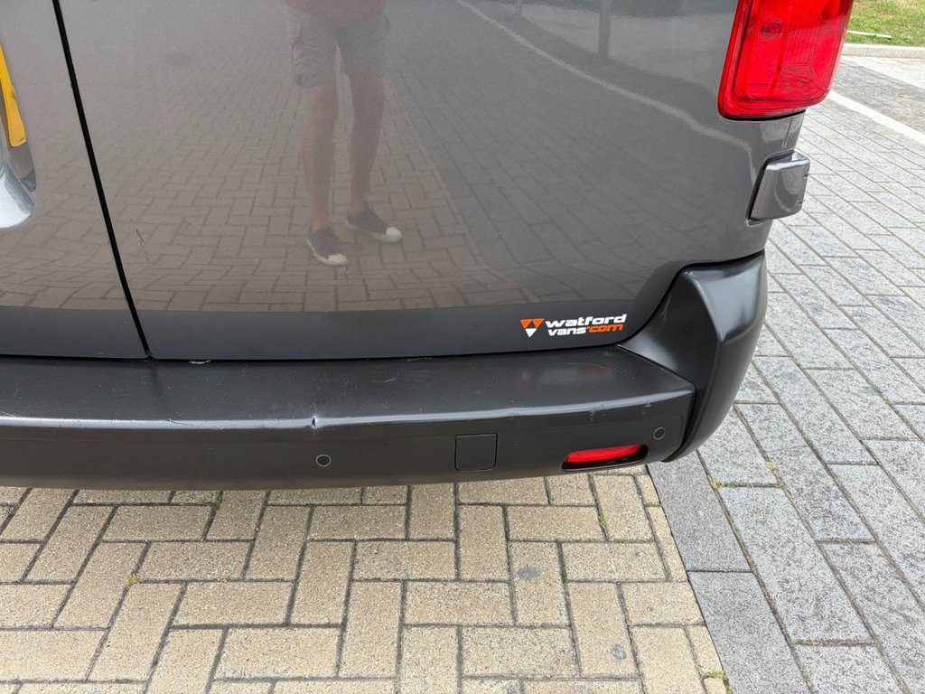 USED 2020 69 VAUXHALL VIVARO 3100 DYNAMIC 2.0TurboD EU6 S/S L2 H1 120ps *TWIN SLD*AIRCON*SENSORS*E/PACK*AUTO LIGHTS AND WIPERS* EU6-A/C-SENSORS-E/P-L2-6 DOORS