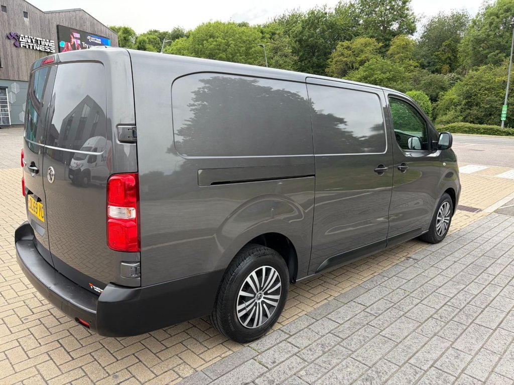 USED 2020 69 VAUXHALL VIVARO 3100 DYNAMIC 2.0TurboD EU6 S/S L2 H1 120ps *TWIN SLD*AIRCON*SENSORS*E/PACK*AUTO LIGHTS AND WIPERS* EU6-A/C-SENSORS-E/P-L2-6 DOORS