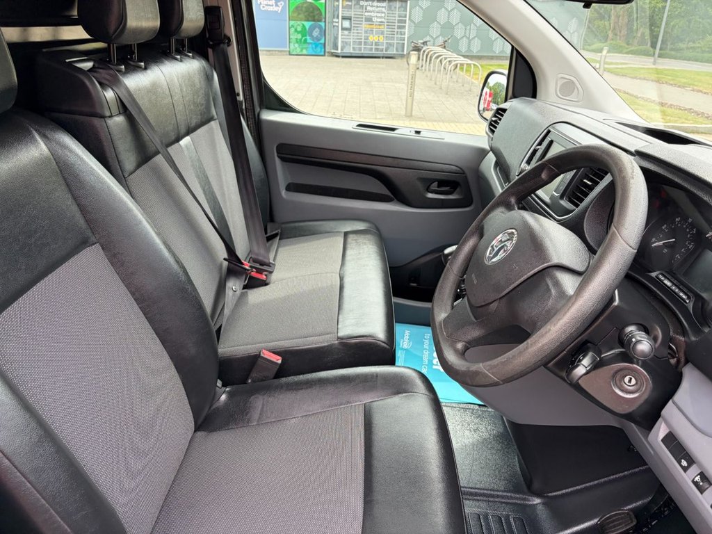 USED 2020 69 VAUXHALL VIVARO 3100 DYNAMIC 2.0TurboD EU6 S/S L2 H1 120ps *TWIN SLD*AIRCON*SENSORS*E/PACK*AUTO LIGHTS AND WIPERS* EU6-A/C-SENSORS-E/P-L2-6 DOORS