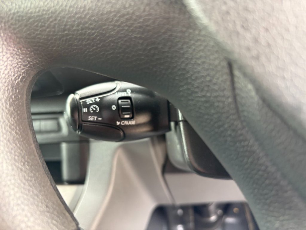 USED 2020 69 VAUXHALL VIVARO 3100 DYNAMIC 2.0TurboD EU6 S/S L2 H1 120ps *TWIN SLD*AIRCON*SENSORS*E/PACK*AUTO LIGHTS AND WIPERS* EU6-A/C-SENSORS-E/P-L2-6 DOORS