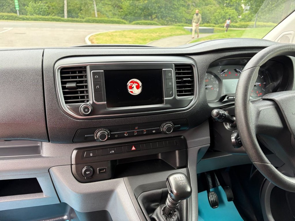 USED 2020 69 VAUXHALL VIVARO 3100 DYNAMIC 2.0TurboD EU6 S/S L2 H1 120ps *TWIN SLD*AIRCON*SENSORS*E/PACK*AUTO LIGHTS AND WIPERS* EU6-A/C-SENSORS-E/P-L2-6 DOORS