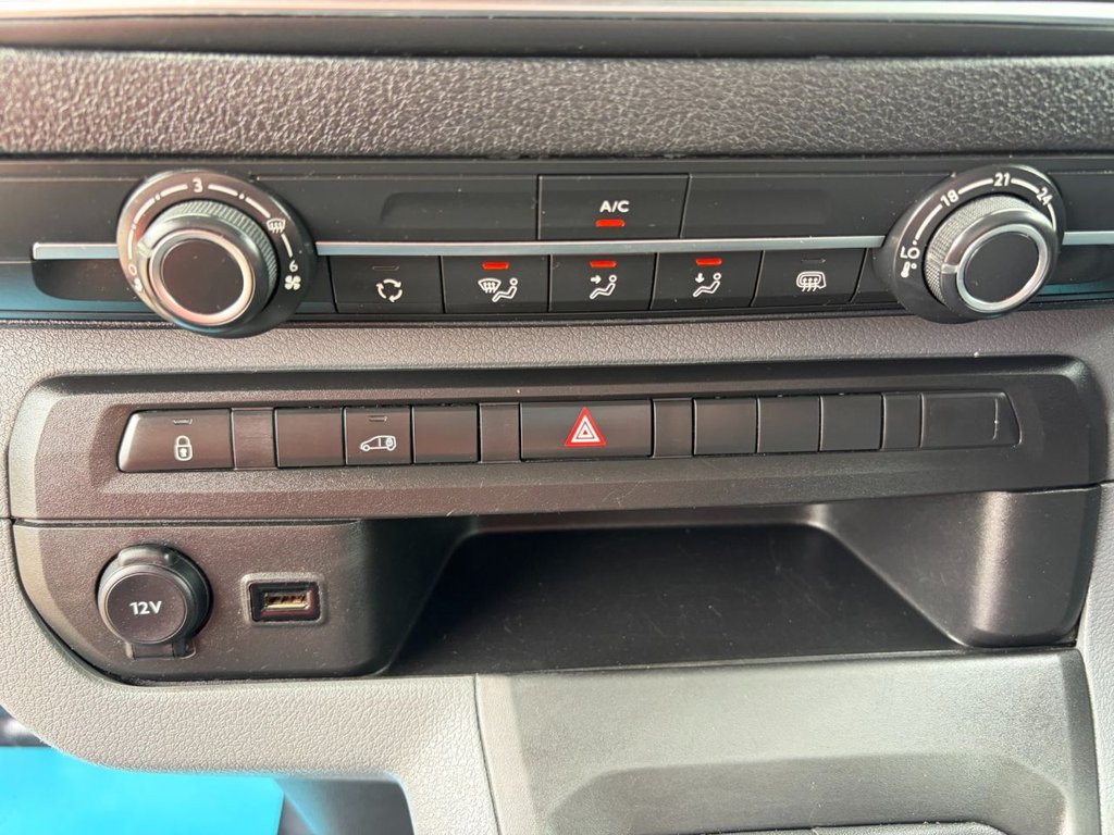 USED 2020 69 VAUXHALL VIVARO 3100 DYNAMIC 2.0TurboD EU6 S/S L2 H1 120ps *TWIN SLD*AIRCON*SENSORS*E/PACK*AUTO LIGHTS AND WIPERS* EU6-A/C-SENSORS-E/P-L2-6 DOORS