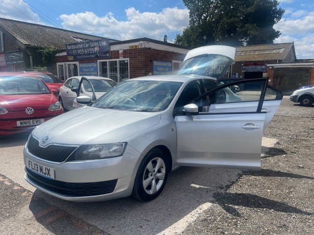 View our Skoda Rapid 1.2 TSI SE Hatchback 5dr Petrol Manual Euro 5 (86 ps)