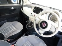 USED 2017 17 FIAT 500 1.2 Lounge Hatchback 3dr Petrol Manual Euro 6 (s/s) (69 bhp) FULL SERVICE HISTORY + PANORAMIC GLASS SUNROOF + BLUETOOTH MEDIA STREAMING + APPS CONTROL + DAB DIGITAL RADIO + TOUCH SCREEN MEDIA DISPLAY + CRUISE CONTROL + LED DAY TIME RUNNING LIGHTS + LEATHER MULTI FUNCTIONAL STEERING WHEEL + ECO STOP START SYSTEM + CLIMATE CONTROL + AIR CONDITIONING + 15 INCH ALLOY WHEELS + ELECTRIC DOOR MIRRORS + 60/40 FOLDING REAR SEATS.....