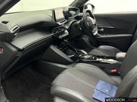 USED 2021 21 PEUGEOT E-2008 50kWh GT SUV 5dr Electric Auto (136 ps) Sat Nav / DAB Radio / Wireless Car Charger / Apple Car Play / Reverse Camera
