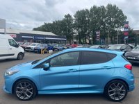 USED 2022 71 FORD FIESTA 1.0T EcoBoost MHEV ST-Line Hatchback 5dr Petrol Hybrid Manual Euro 6 (s/s) (125 ps) A LOVELY VEHICLE, JUST ON SITE+JUST 1 FORMER KEEPER+SERVICE HISTORY+SATELLITE NAVIGATION+PARK ASSIST+AIR CONDITIONING+17 INCH ALLOY WHEELS+CALL TODAY TO SPEAK WITH OUR EXPERIENCED SALES ADVISORS AND SECURE A VIEWING+READY TO DRIVE AWAY TODAY!!!!!!!!!!!!!!!!!!!!!