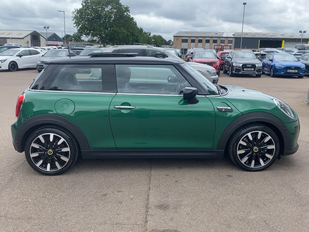 USED 2023 23 MINI Electric Hatch Cooper SE 32.6kWh Level 3 Hatchback 3dr Electric Auto (184 ps) 