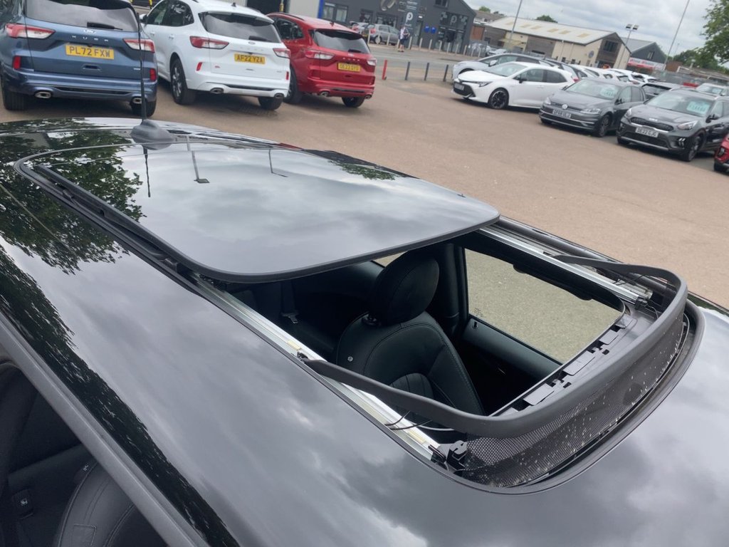USED 2023 23 MINI Electric Hatch Cooper SE 32.6kWh Level 3 Hatchback 3dr Electric Auto (184 ps) 