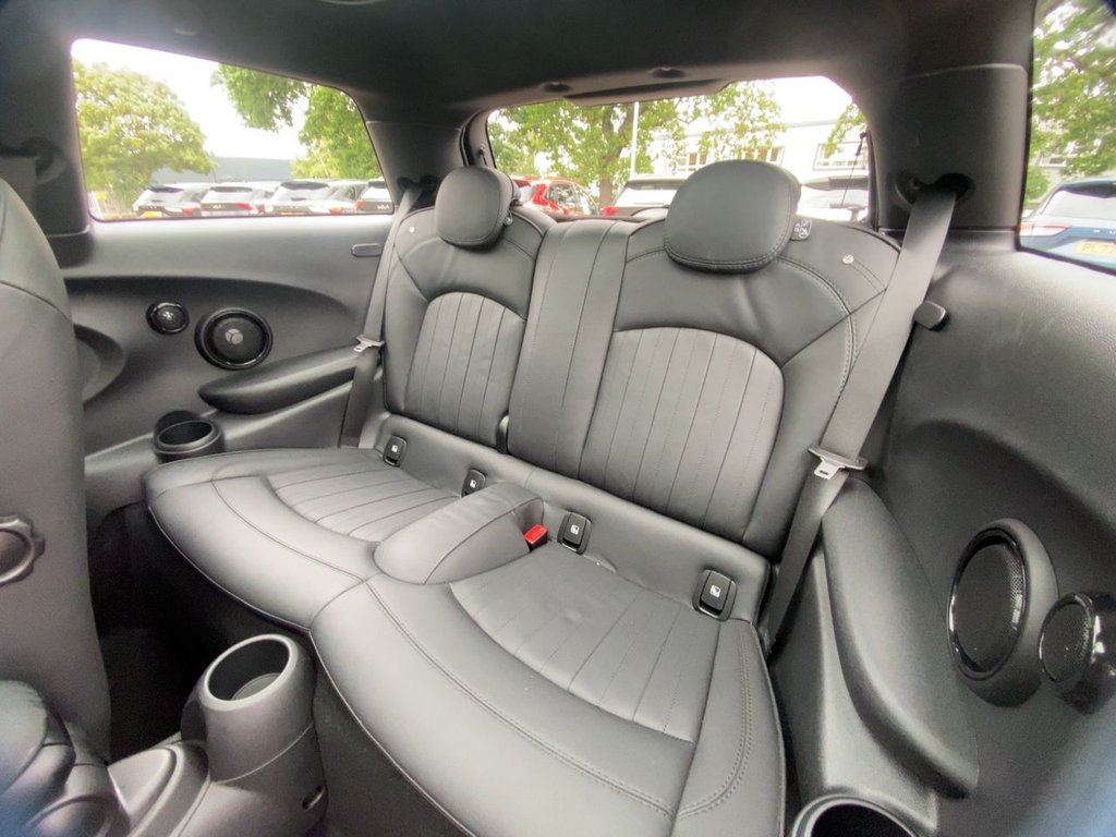 USED 2023 23 MINI Electric Hatch Cooper SE 32.6kWh Level 3 Hatchback 3dr Electric Auto (184 ps) 