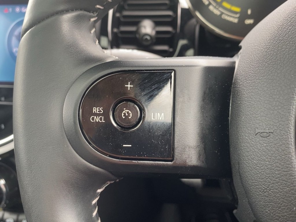 USED 2023 23 MINI Electric Hatch Cooper SE 32.6kWh Level 3 Hatchback 3dr Electric Auto (184 ps) 
