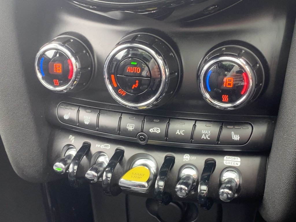 USED 2023 23 MINI Electric Hatch Cooper SE 32.6kWh Level 3 Hatchback 3dr Electric Auto (184 ps) 