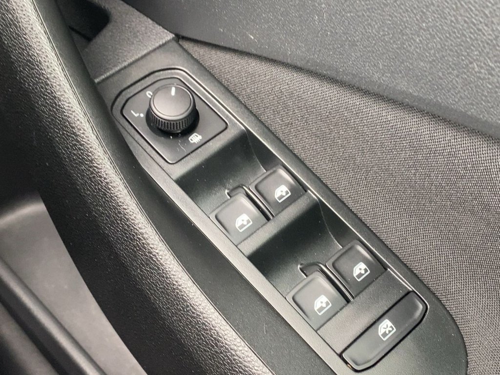 USED 2023 23 SKODA KAMIQ 1.0 TSI SE Drive SUV 5dr Petrol Manual Euro 6 (s/s) (95 ps) 