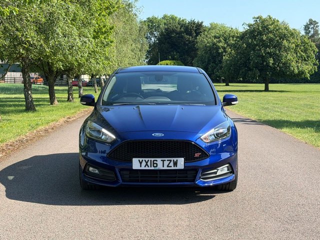 View our FORD FOCUS