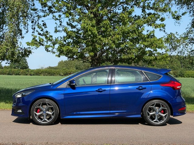 View our FORD FOCUS