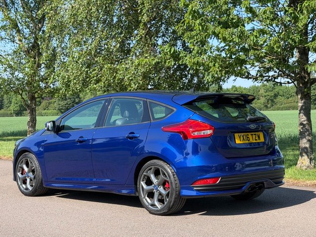 View our FORD FOCUS