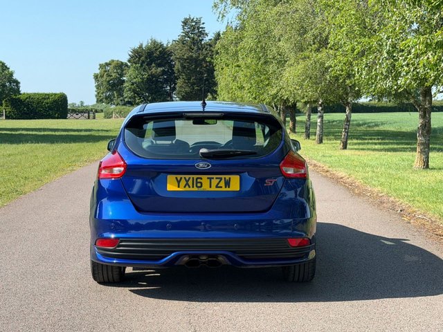 View our FORD FOCUS