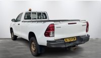USED 2020 70 TOYOTA HI-LUX 2.4 D-4D Active  Pickup 2dr Diesel Manual 4WD Euro 6 (150 ps) 1 former keeper - AC- t bar - 2 key