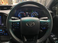 USED 2025 25 TOYOTA HI-LUX DOUBLE CAB 2.8 Hybrid 48v Invincible X 205ps Auto (2024 - ) 