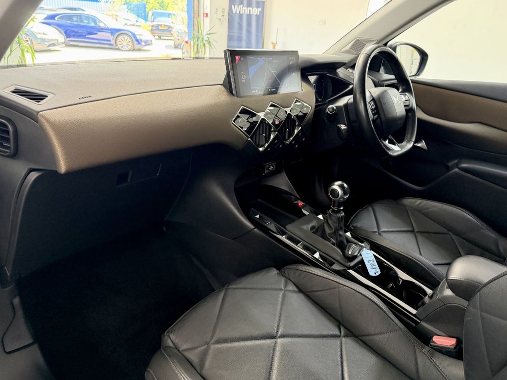 USED 2019 19 DS AUTOMOBILES DS 3 CROSSBACK 1.2 PureTech Prestige Crossback 5dr Petrol Manual Euro 6 (s/s) (100 ps) 