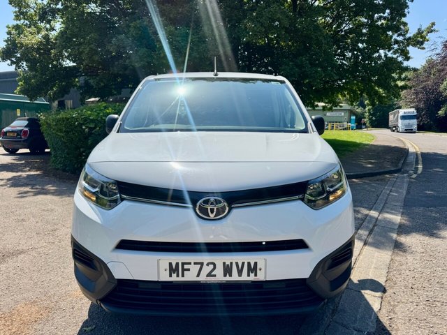View our TOYOTA PROACE CITY