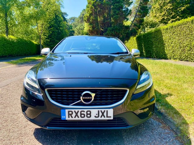 View our VOLVO V40