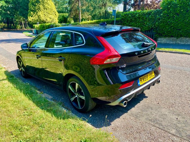 View our VOLVO V40