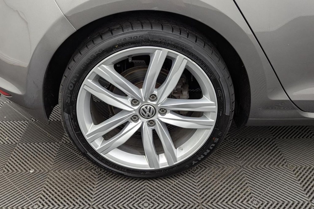 USED 2016 66 VOLKSWAGEN GOLF 2.0 TDI BlueMotion Tech GT Edition Hatchback 5dr Diesel DSG Euro 6 (s/s) (150 ps) Pan Roof, Sat Nav, Cruise