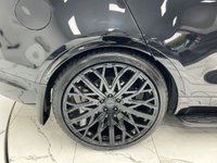USED 2023 23 LAND ROVER DISCOVERY 3.0 D300 MHEV R-Dynamic HSE SUV 5dr Diesel Auto 4WD Euro 6 (s/s) (300 ps) Finished In Santorini Black, This 7 Seater Discovery Comes With Full Land Rover Service History, 23" Riviera Alloy Wheels, Meridian Premium Sound System, Heated Front And Rear Seats, Heated Steering Wheel, Powered Gesture Tailgate, 2 Keys, Fixed Glass Panoramic Roof, 360 And Reverse Cameras, 12 Months MOT, 3 Months Warranty. Finance And Extended Warranty Available.