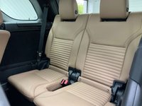 USED 2023 23 LAND ROVER DISCOVERY 3.0 D300 MHEV R-Dynamic HSE SUV 5dr Diesel Auto 4WD Euro 6 (s/s) (300 ps) Finished In Santorini Black, This 7 Seater Discovery Comes With Full Land Rover Service History, 23" Riviera Alloy Wheels, Meridian Premium Sound System, Heated Front And Rear Seats, Heated Steering Wheel, Powered Gesture Tailgate, 2 Keys, Fixed Glass Panoramic Roof, 360 And Reverse Cameras, 12 Months MOT, 3 Months Warranty. Finance And Extended Warranty Available.