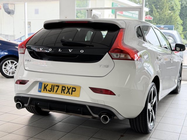 View our VOLVO V40