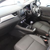 USED 2023 23 RENAULT CAPTUR 1.0 TCe evolution SUV 5dr Petrol Manual Euro 6 (s/s) (90 ps) SAT NAV PARK SENSORS CRUISE CONTROL
