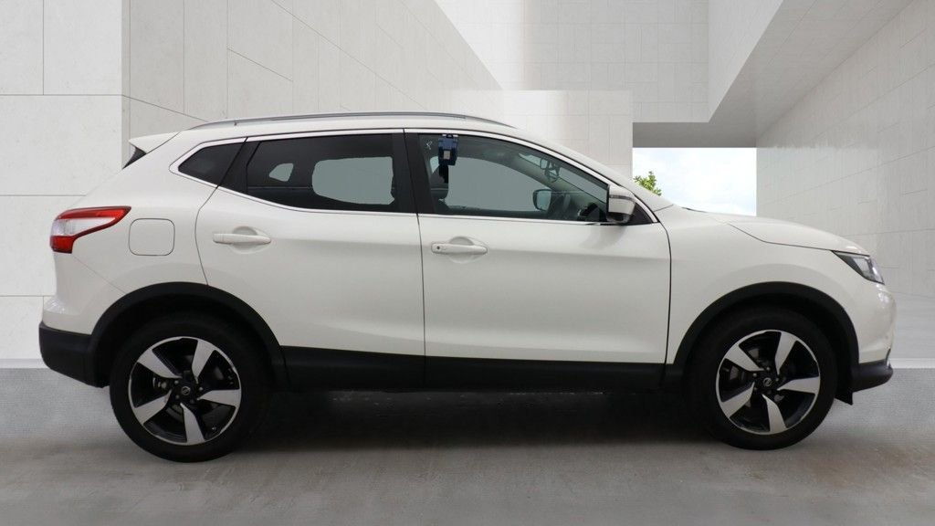 USED 2015 64 NISSAN QASHQAI 1.5 dCi n-tec+ SUV 5dr Diesel Manual 2WD Euro 5 (s/s) (110 ps)