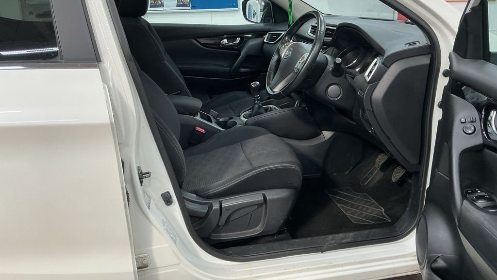 USED 2015 64 NISSAN QASHQAI 1.5 dCi n-tec+ SUV 5dr Diesel Manual 2WD Euro 5 (s/s) (110 ps)