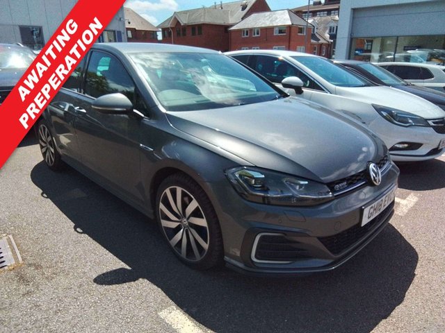 View our Volkswagen Golf 1.4 TSI 8.7kWh GTE Advance Hatchback 5dr Petrol Plug-in Hybrid DSG Euro 6 (s/s) (204 ps)