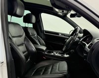 USED 2017 17 VOLKSWAGEN TOUAREG 3.0 TDI V6 BlueMotion Tech R-Line Plus SUV 5dr Diesel Tiptronic 4WD Euro 6 (s/s) (262 ps) 