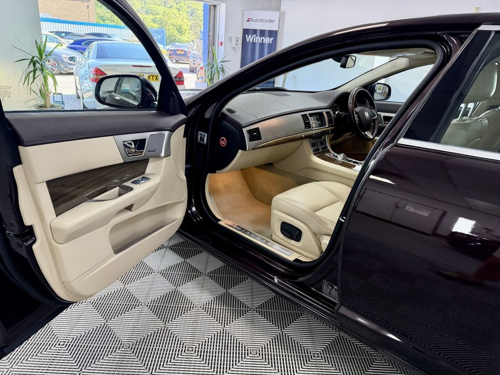 USED 2013 63 JAGUAR XF 3.0d V6 Premium Luxury Saloon 4dr Diesel Auto Euro 5 (s/s) (240 ps) 