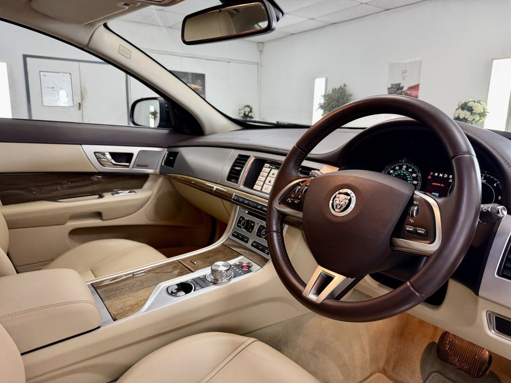 USED 2013 63 JAGUAR XF 3.0d V6 Premium Luxury Saloon 4dr Diesel Auto Euro 5 (s/s) (240 ps) 