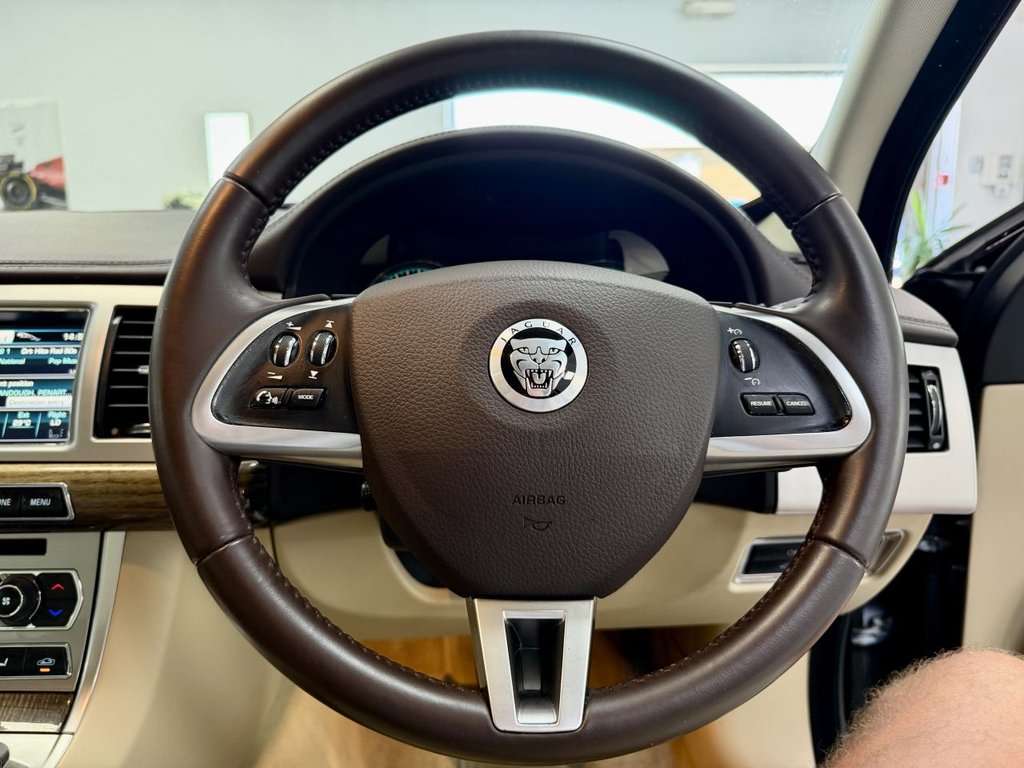 USED 2013 63 JAGUAR XF 3.0d V6 Premium Luxury Saloon 4dr Diesel Auto Euro 5 (s/s) (240 ps) 