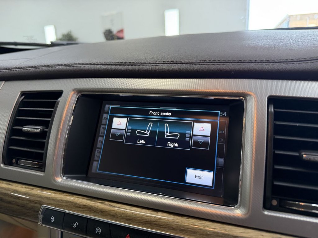 USED 2013 63 JAGUAR XF 3.0d V6 Premium Luxury Saloon 4dr Diesel Auto Euro 5 (s/s) (240 ps) 